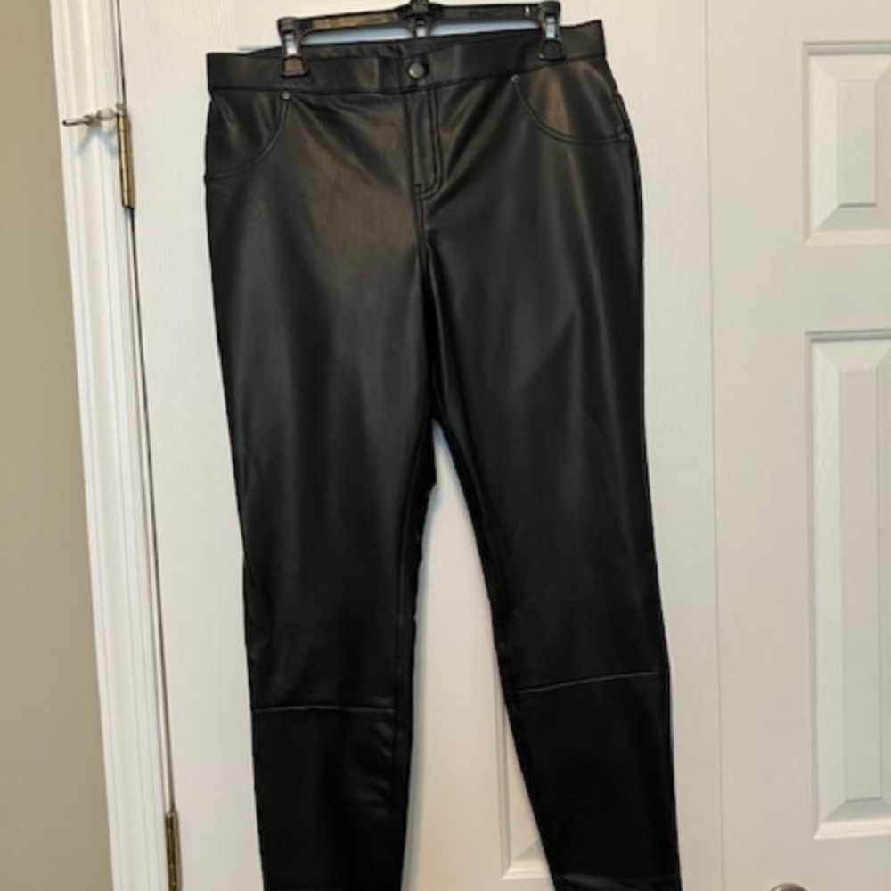 Hue Black Faux Leather Leggings (L) NWT